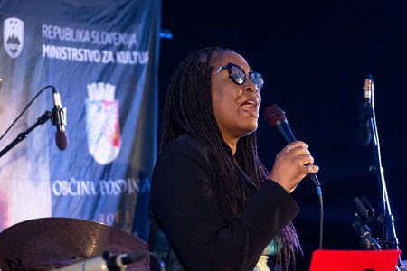 Lori Williams & Band 17.7 (17)